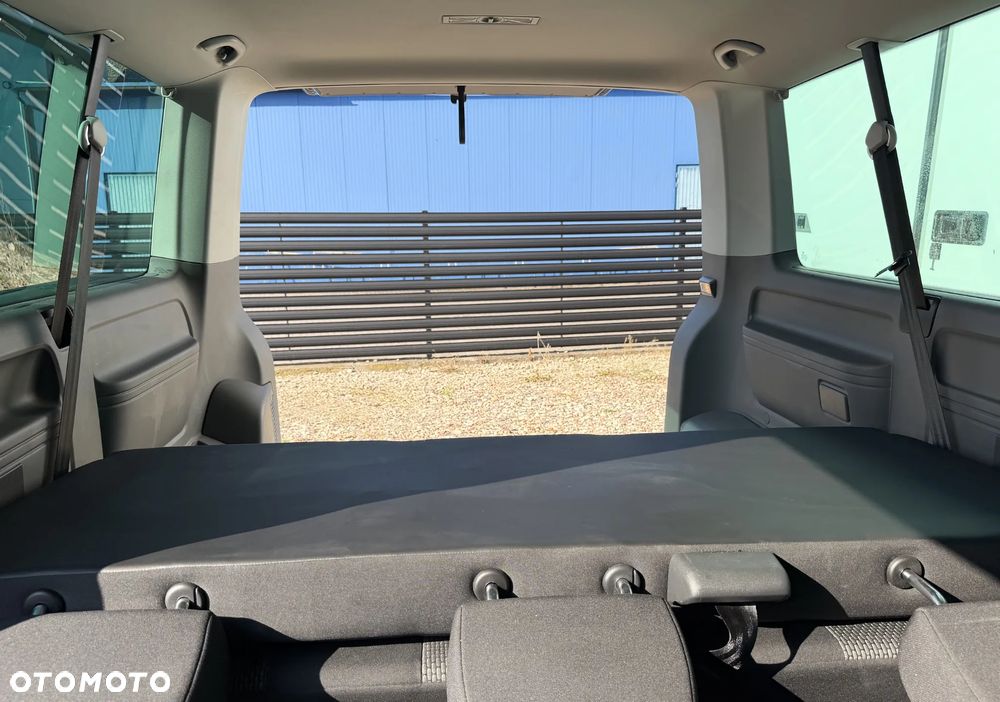 Volkswagen Caravelle - 34