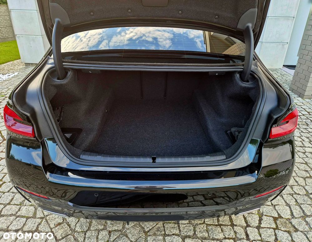 BMW Seria 5 520d xDrive mHEV M Sport sport - 11