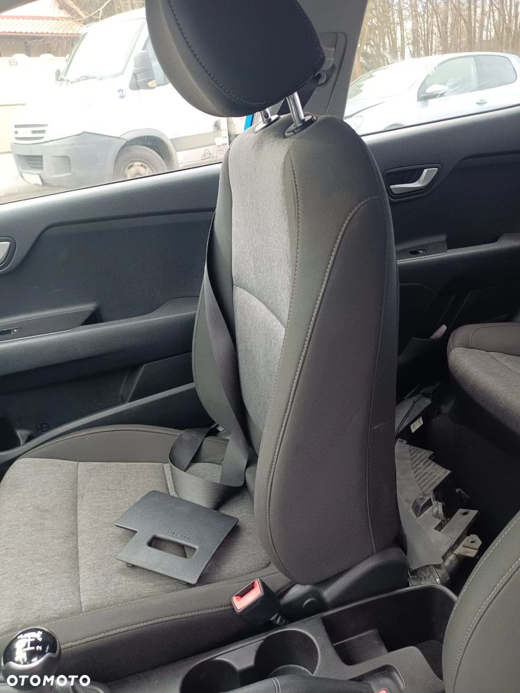 Kia Stonic 1.2 M - 11