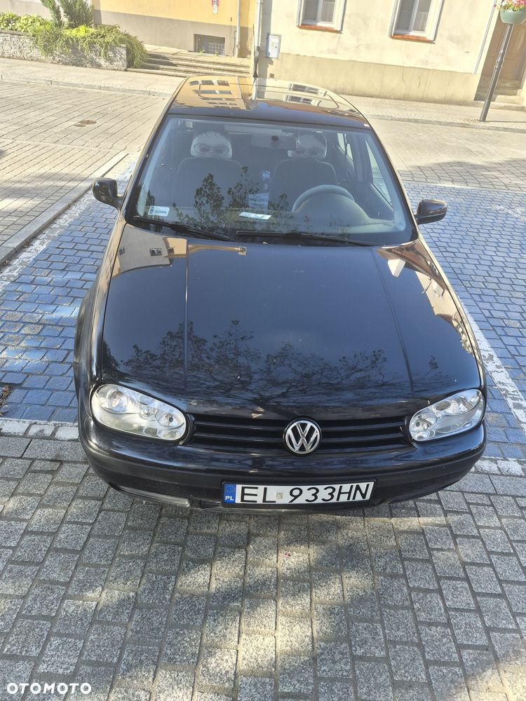 Volkswagen Golf - 1