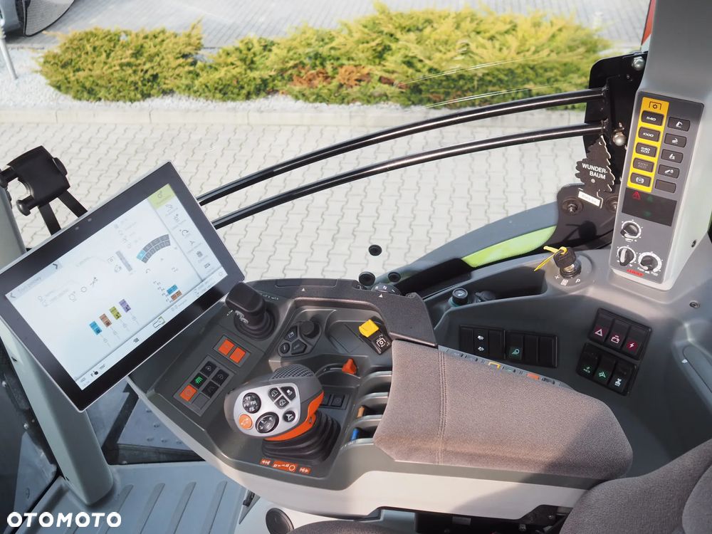 Claas Axion 850 CEBIS - 9