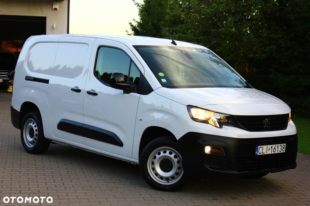 Peugeot PARTNER 1.5HDI 130KM AUTOMAT 8 BIEGÓW LONG DŁUGI 3 OSOBOWY PERFEKT AUTO NAVIGACJA KAMERY,ASYSTENTY,VF23% - 2