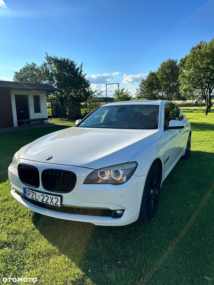 BMW Seria 7 740d xDrive - 32