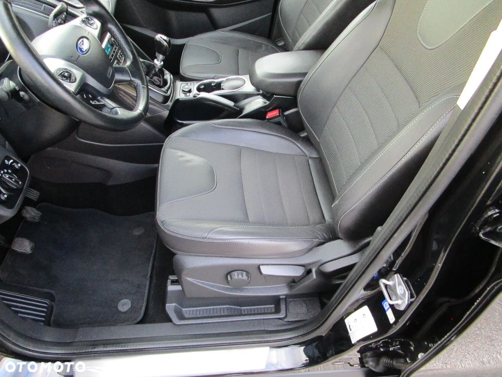 Ford Kuga 2.0 TDCi 2x4 Business Edition - 28