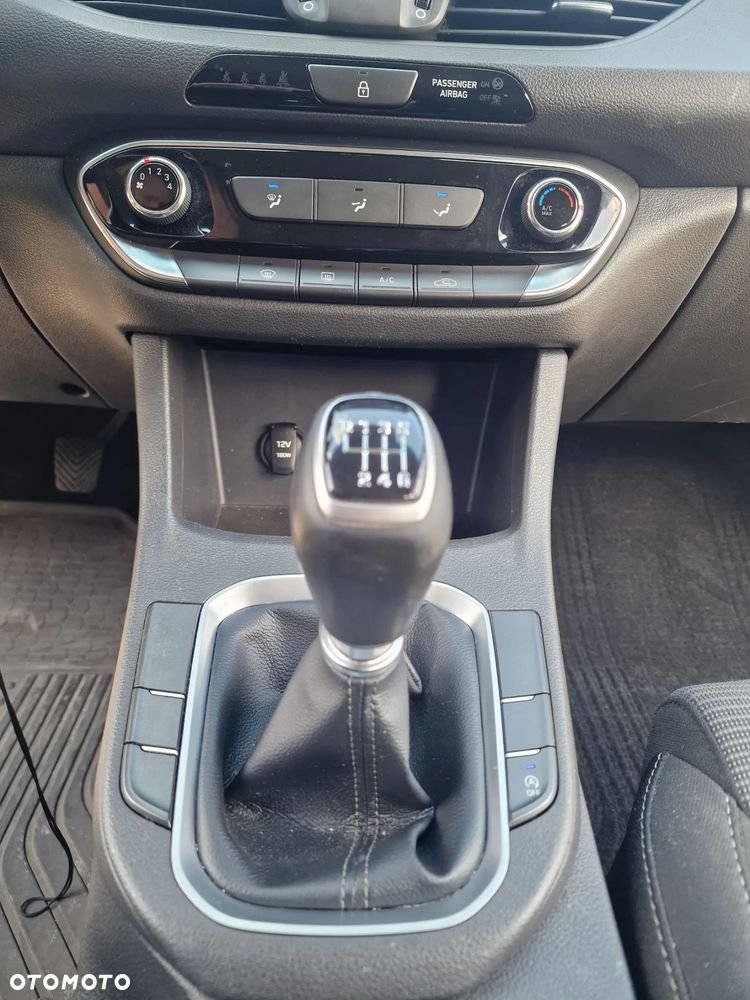 Hyundai i30 1.4 Classic + - 11