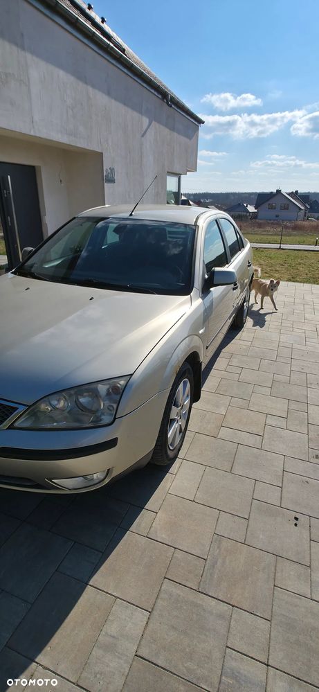 Ford Mondeo 1.8 Ambiente - 16