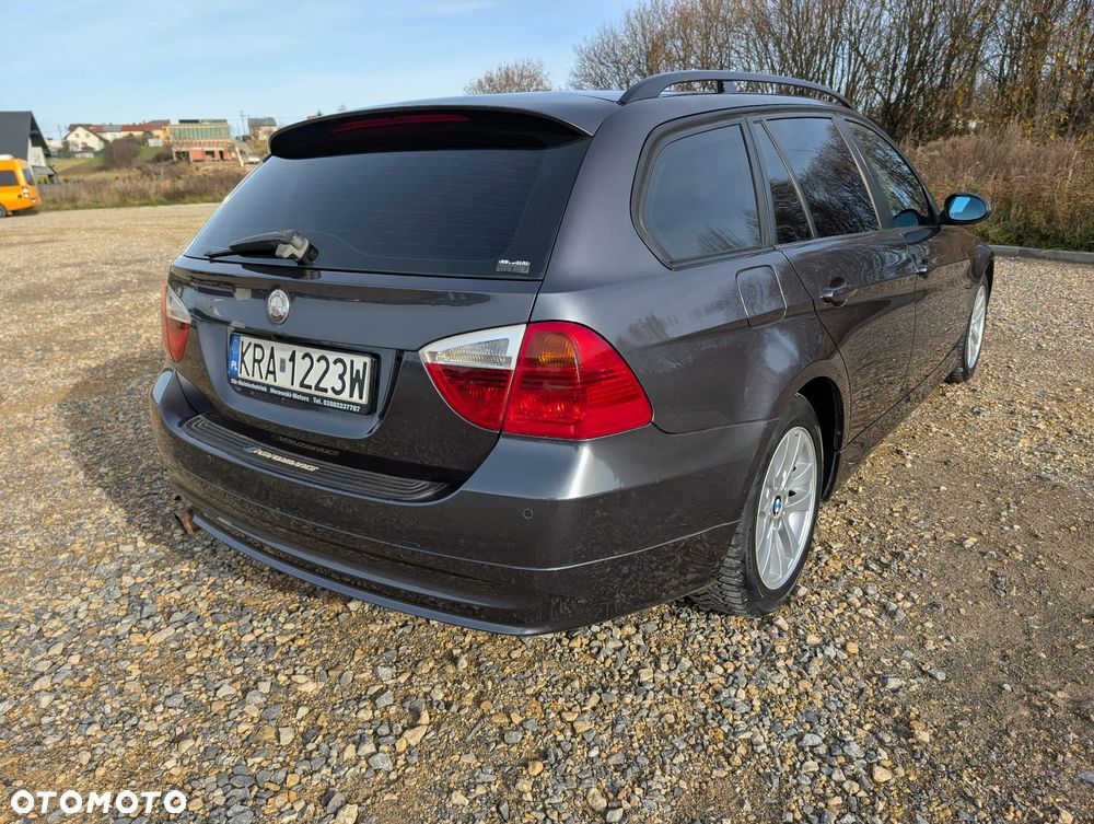 BMW Seria 3 318d - 5