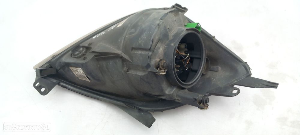 Ótica / farol esquerda FORD Fiesta V (JH_, JD_) - 2