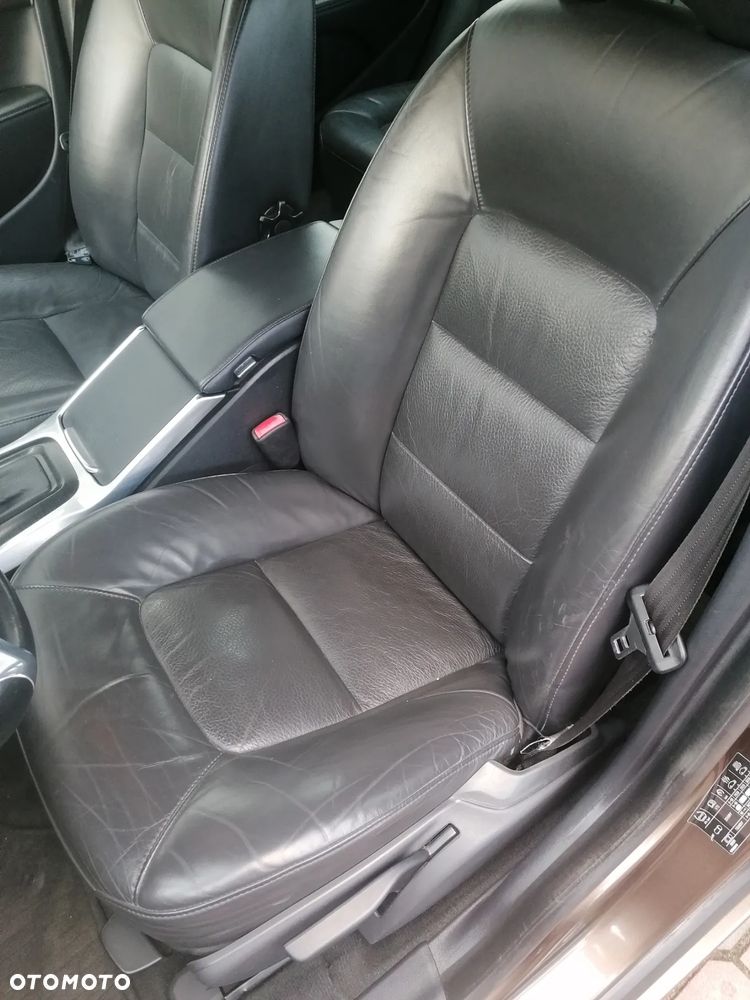 Volvo V70 D3 Geartronic Momentum - 10