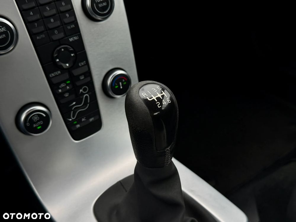 Volvo C70 2.0D Momentum - 13