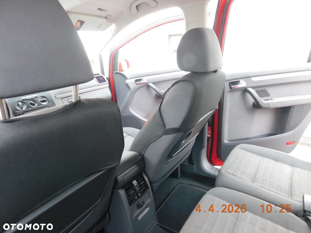 Volkswagen Touran - 9