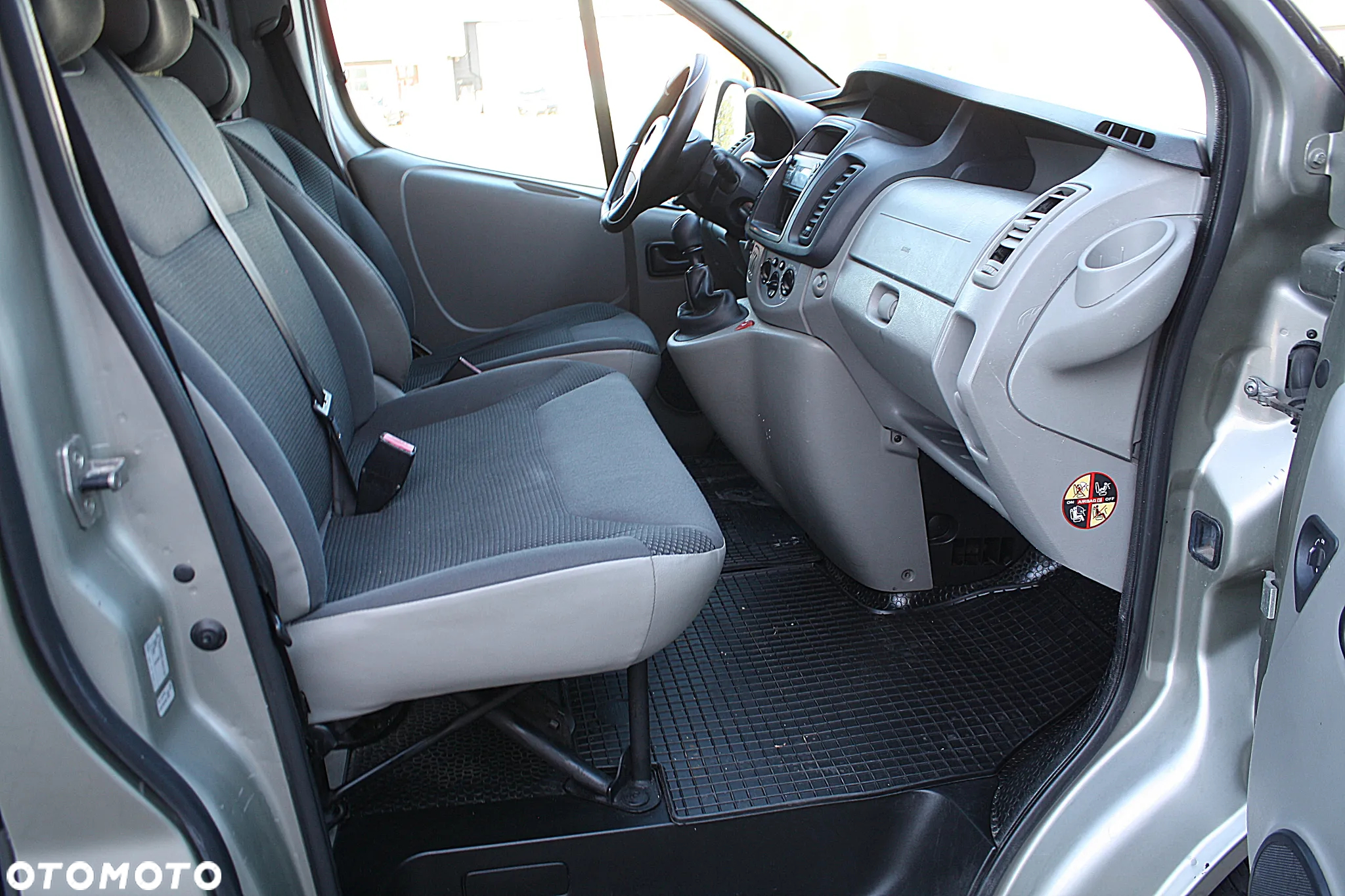 Opel Vivaro - 17