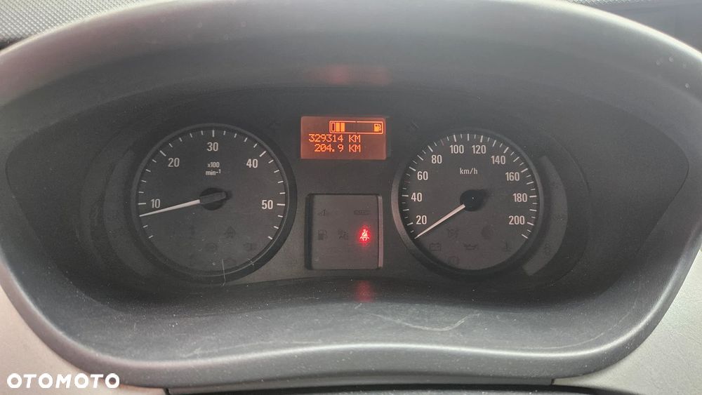 Opel Vivaro - 11