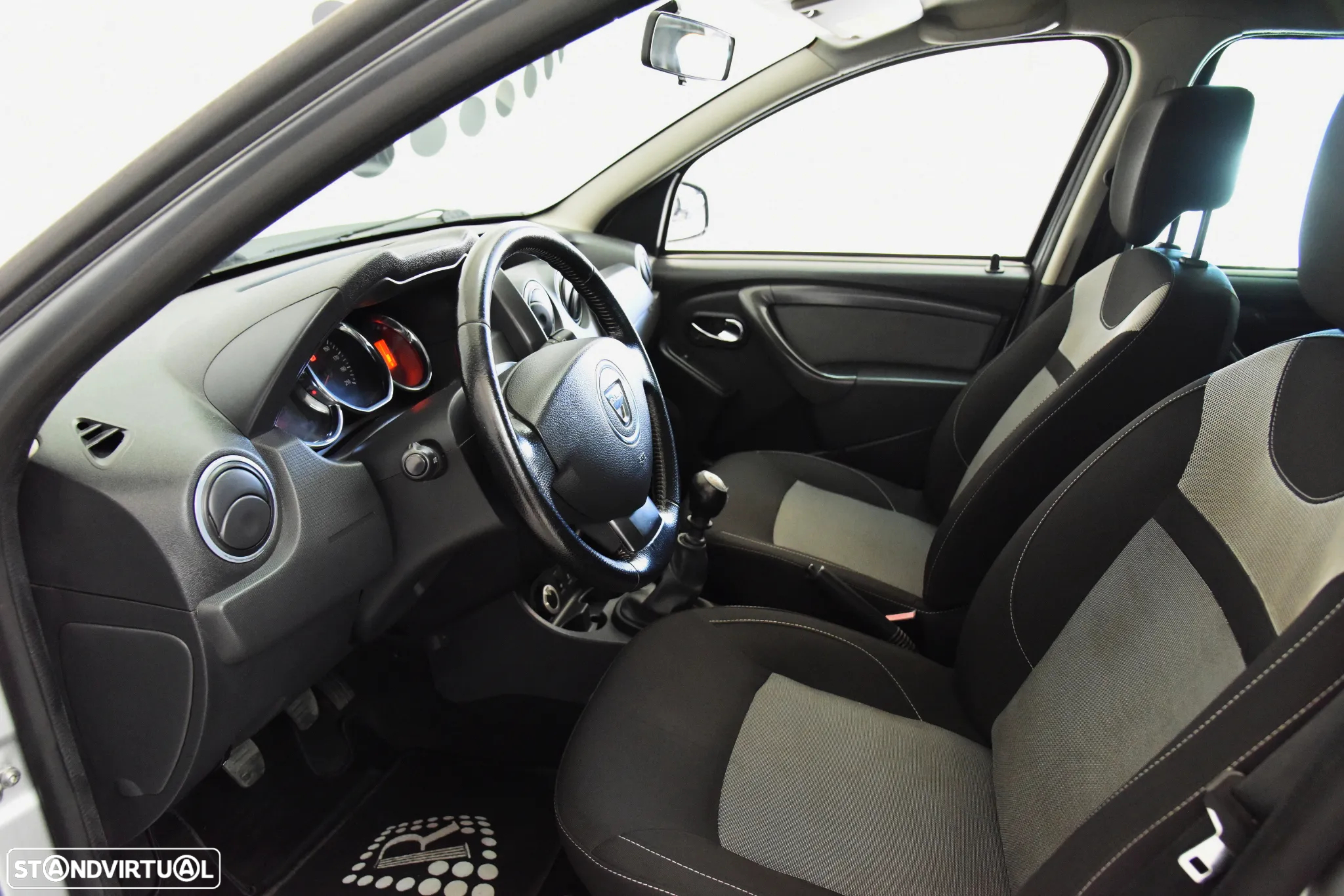 Dacia Duster 1.5 dCi SL Urban Explorer 4WD - 12