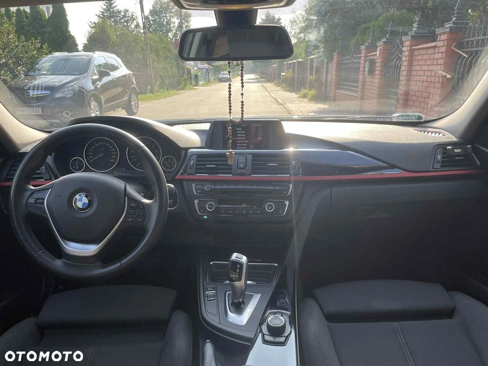 BMW Seria 3 328i - 8