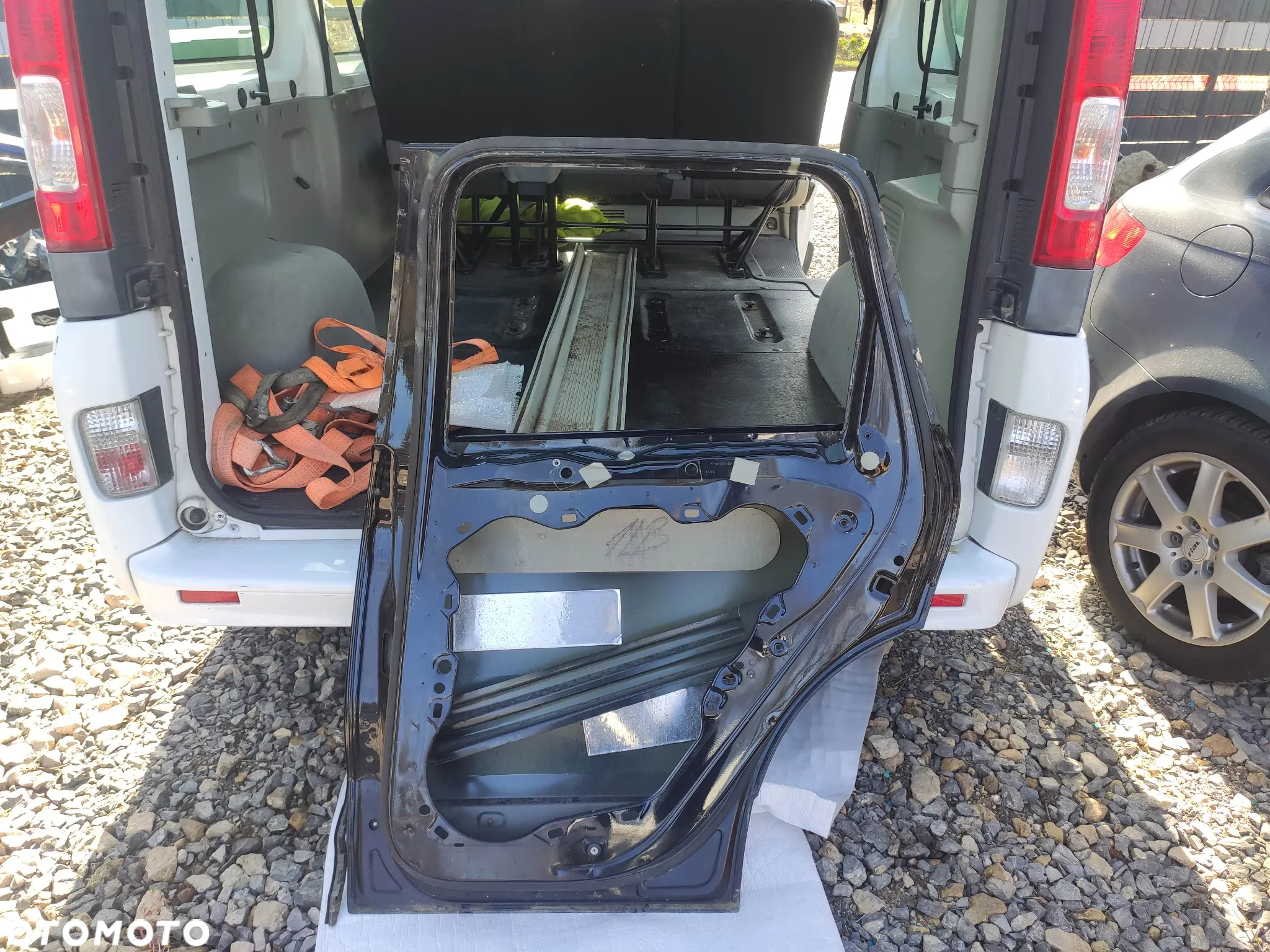 CC Drzwi Prawy Tył Porsche Cayenne II Vw Touareg II 10- 7P0833312 - 6