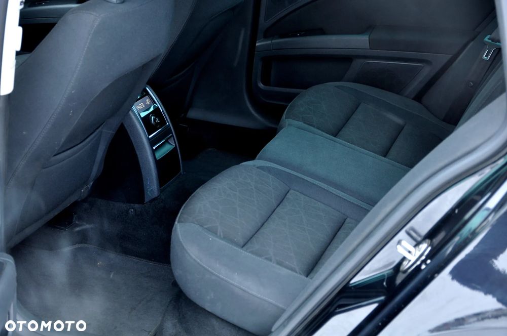 Skoda Superb 2.0 TDI DSG Exclusive - 23