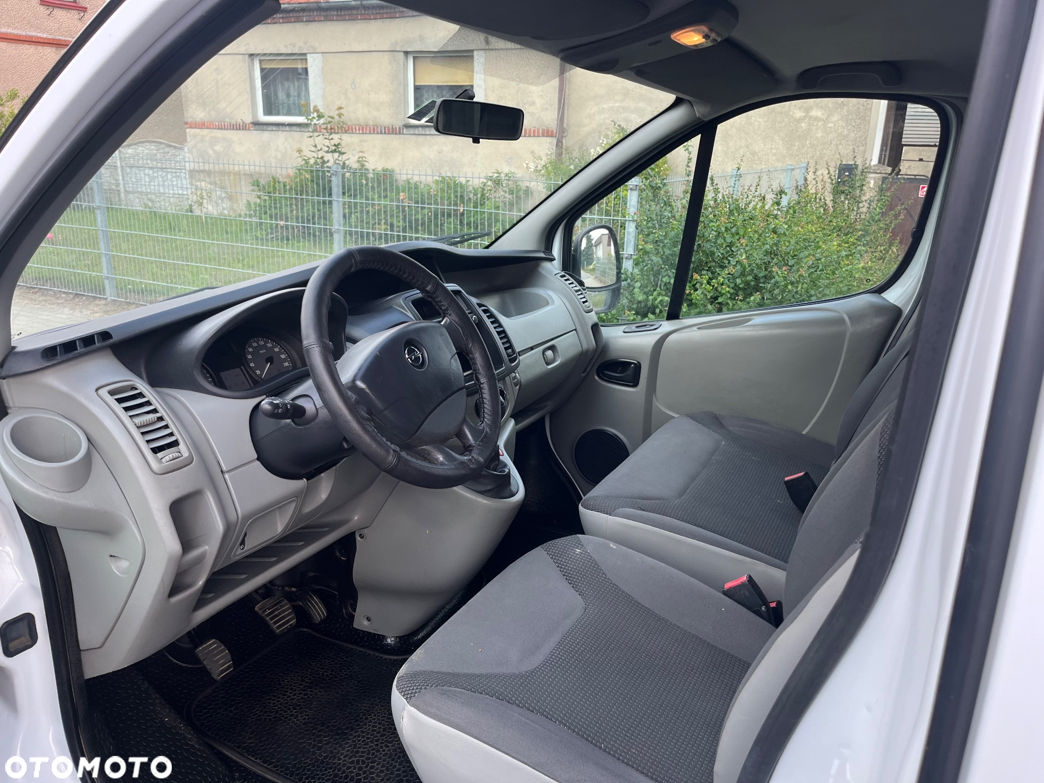 Opel Vivaro - 11