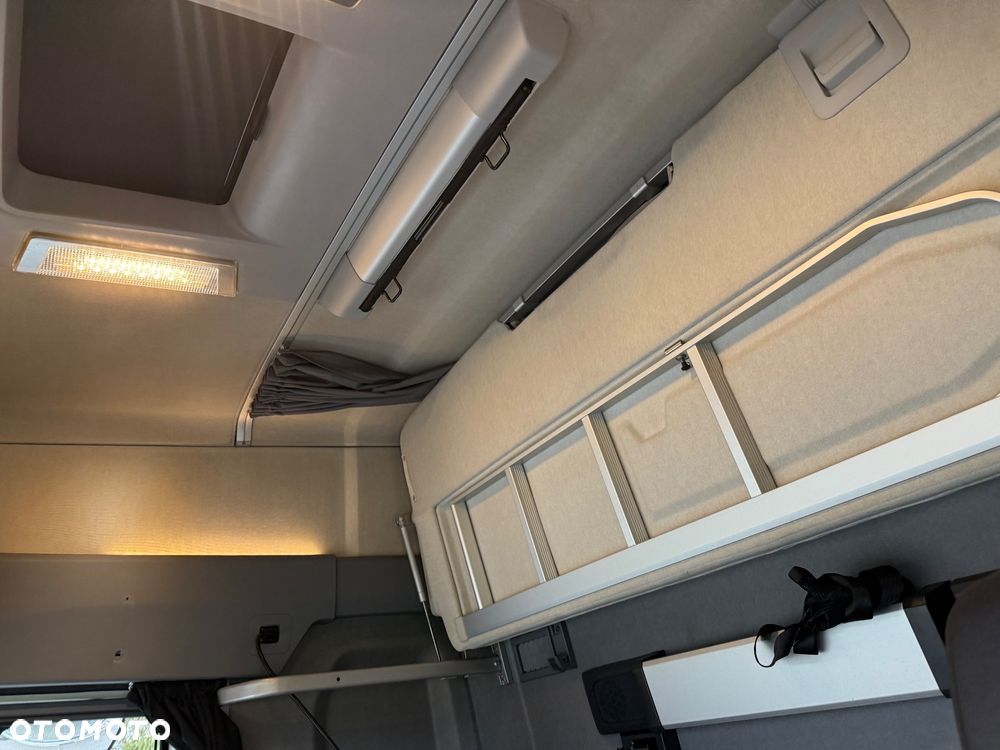 Renault T480 / DUŻA KABINA / 638 TKM / PEŁNE SPOILERY / 2 ZBIORNIKI / SPROWADZONA / STAN BDB / / / - 17