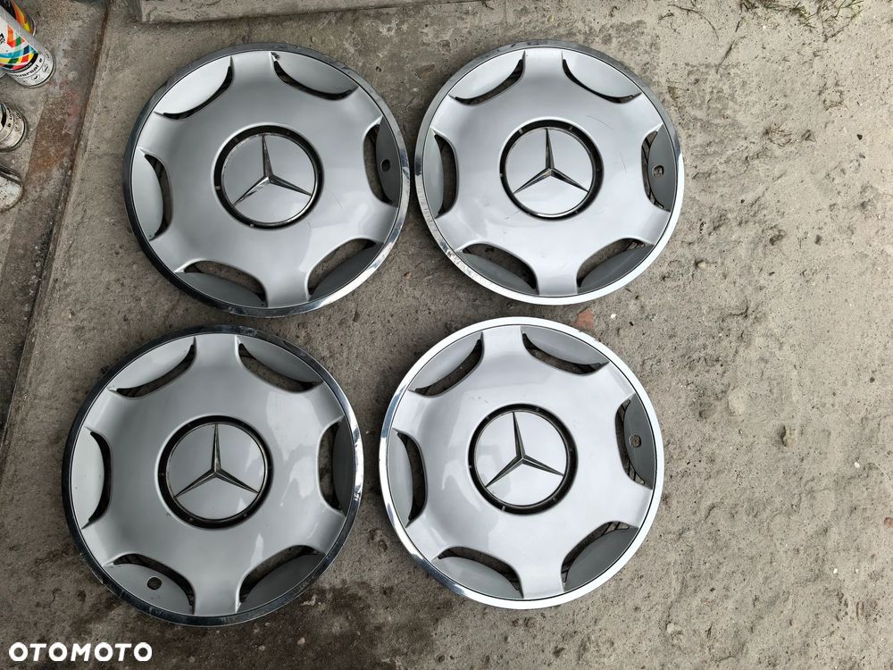 Mercedes W124 Kołpaki 15" KOMPLET - 1