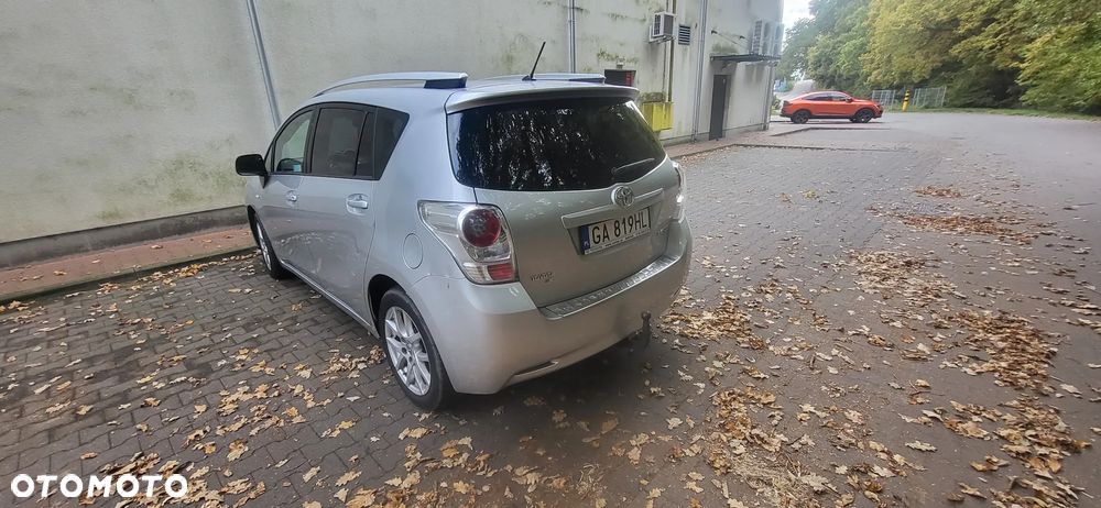 Toyota Verso 2.0 D-4D 2010 7os - 18