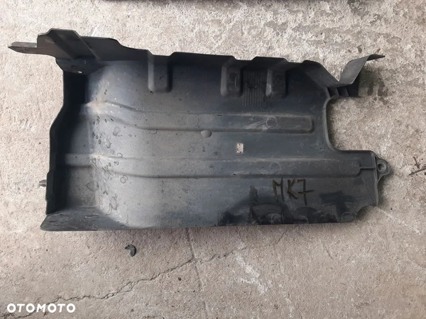 KIEROWNICA POWIETRZA PRAWA SUZUKI SWIFT MK7 72437-68L0 72431-68L