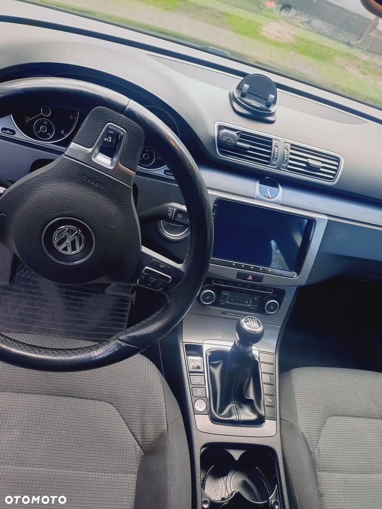 Volkswagen Passat 2.0 TDI Comfortline - 10