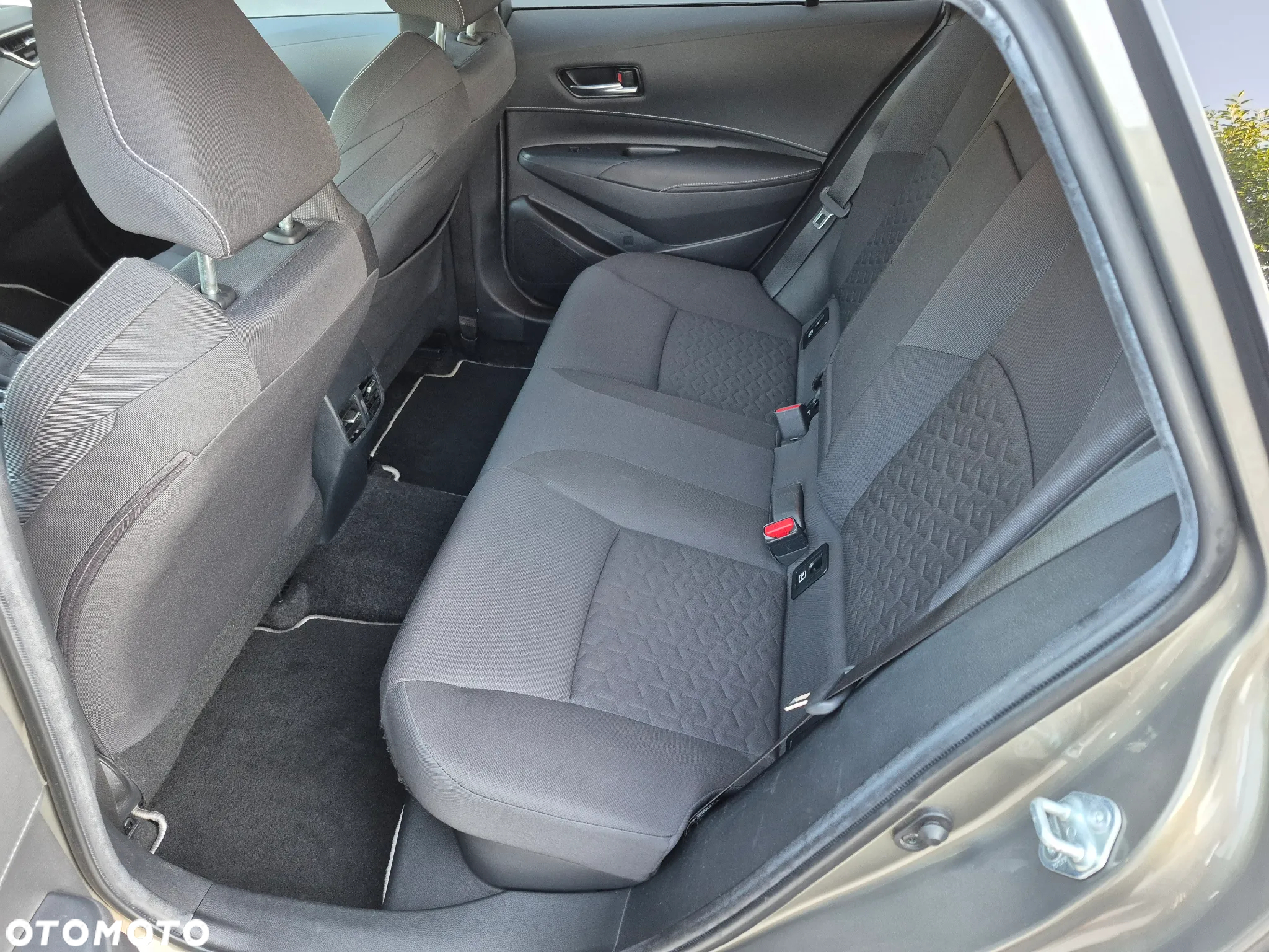 Toyota Corolla 2.0 Hybrid Comfort - 6
