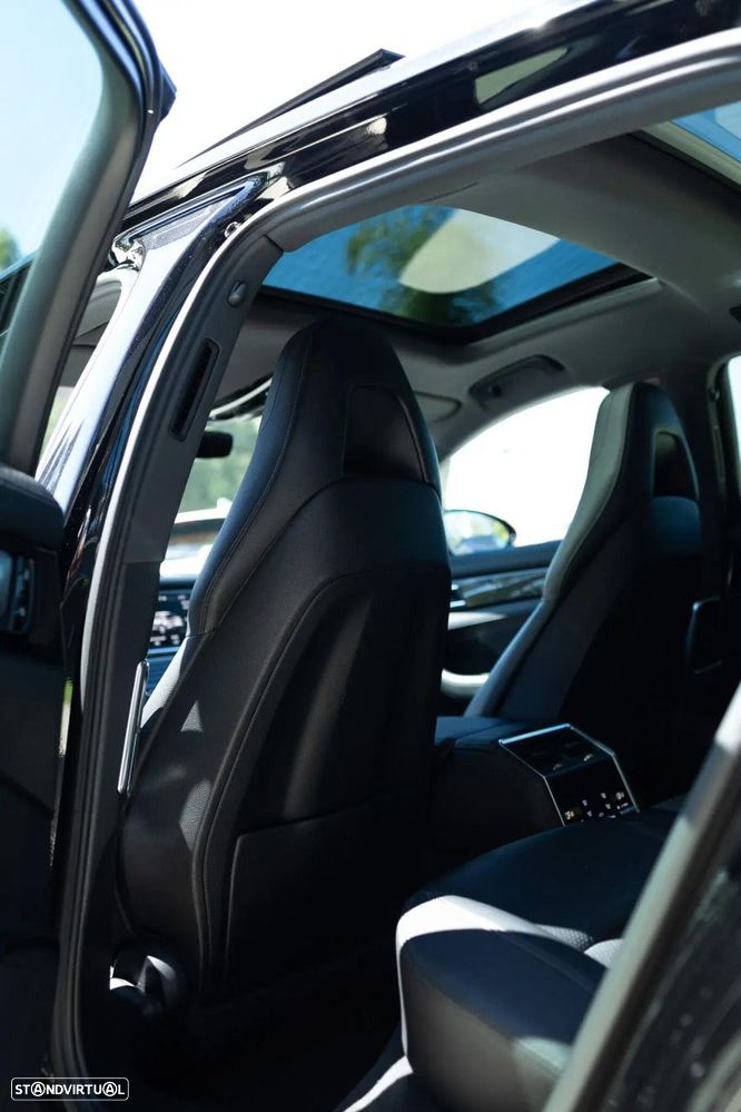Porsche Panamera Sport Turismo 4 E-Hybrid Platinum Edition - 18