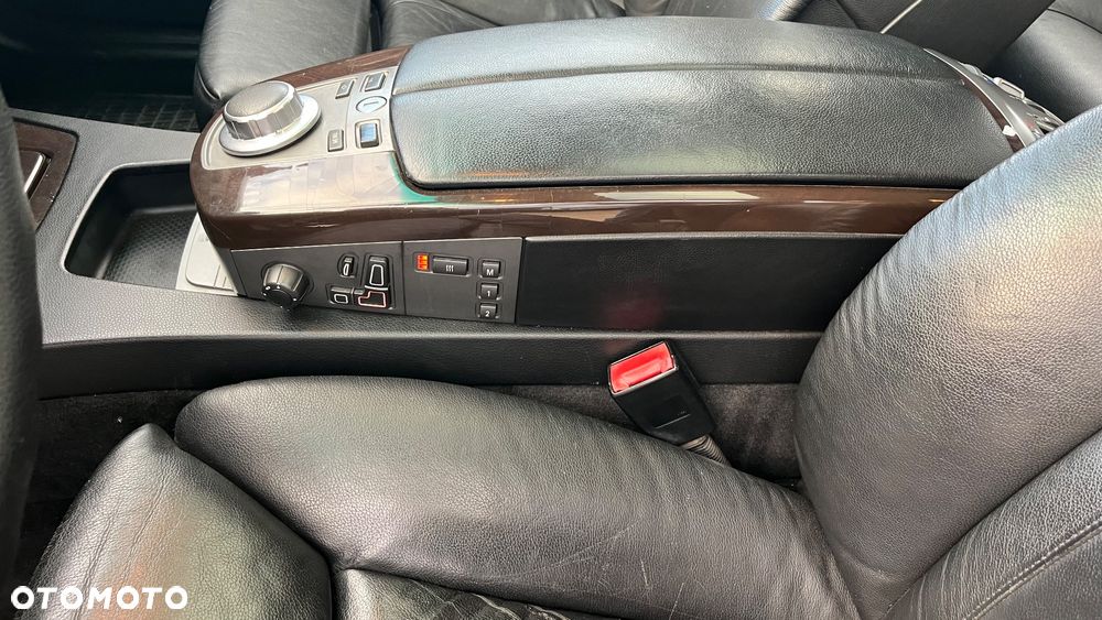 BMW Seria 7 - 16