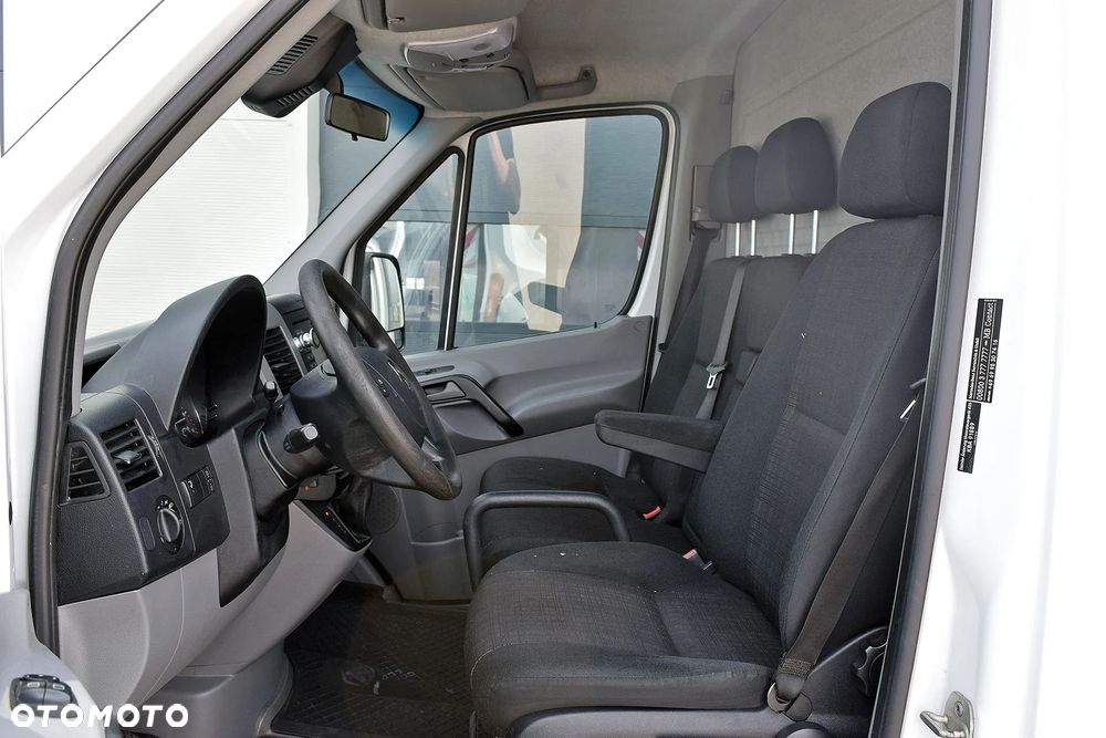 Mercedes-Benz Sprinter 319 - 15