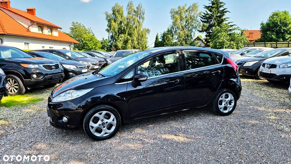 Ford Fiesta - 25