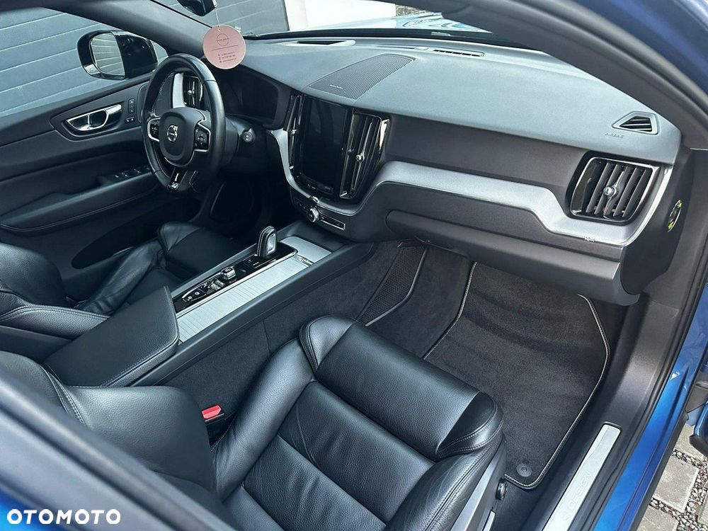 Volvo XC 60 D5 SCR AWD R-Design - 10
