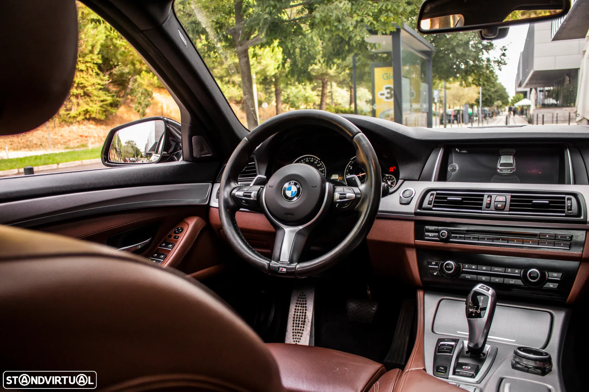 BMW 520 i Pack M Auto - 38