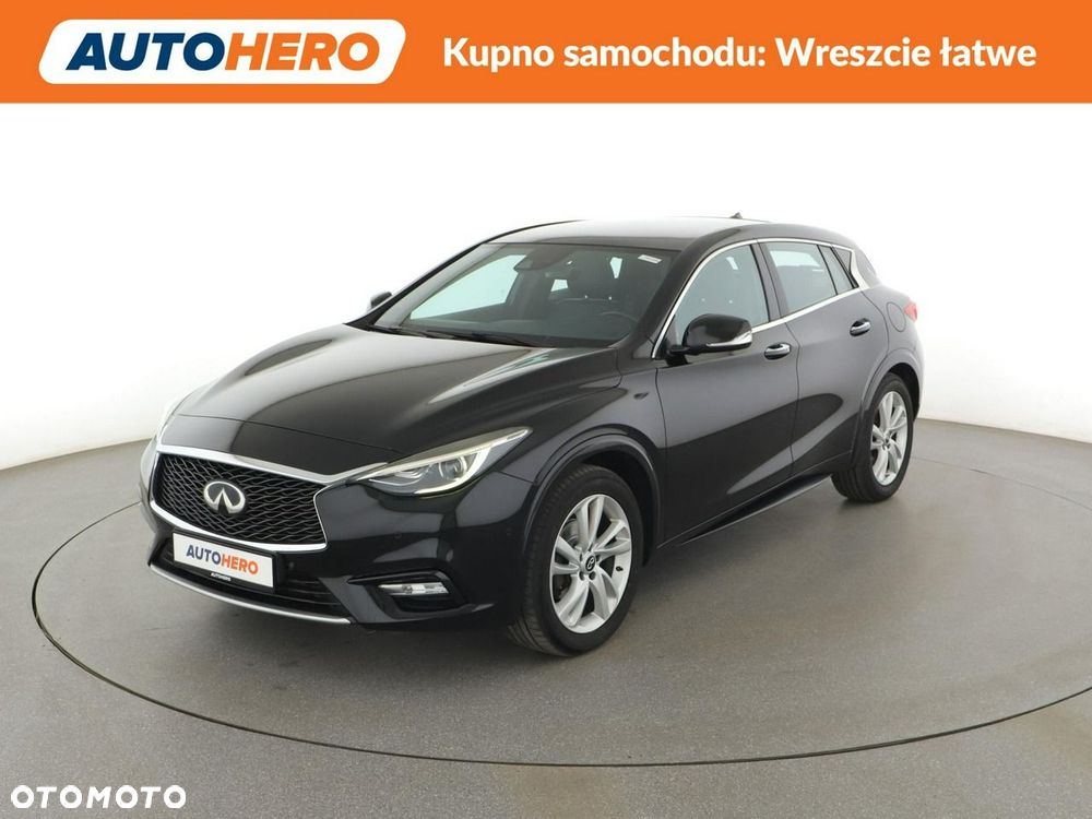 Infiniti Q30