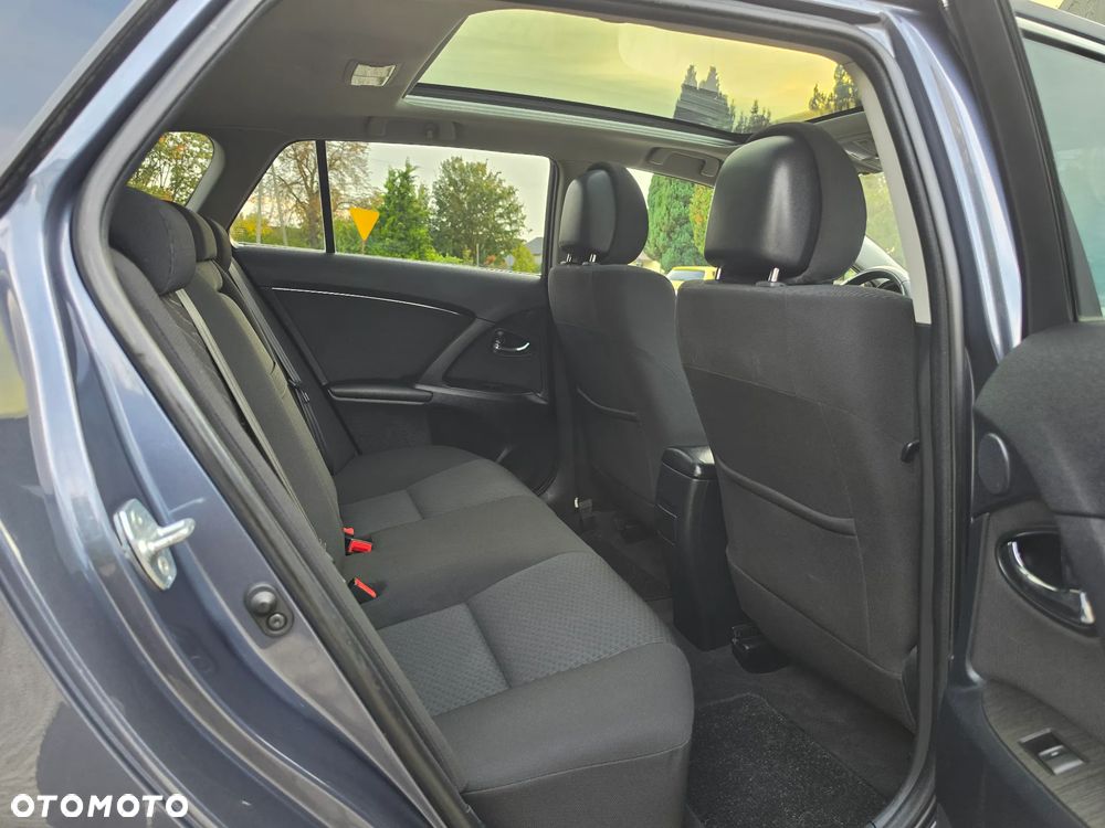 Toyota Avensis 2.0 Executive - 35