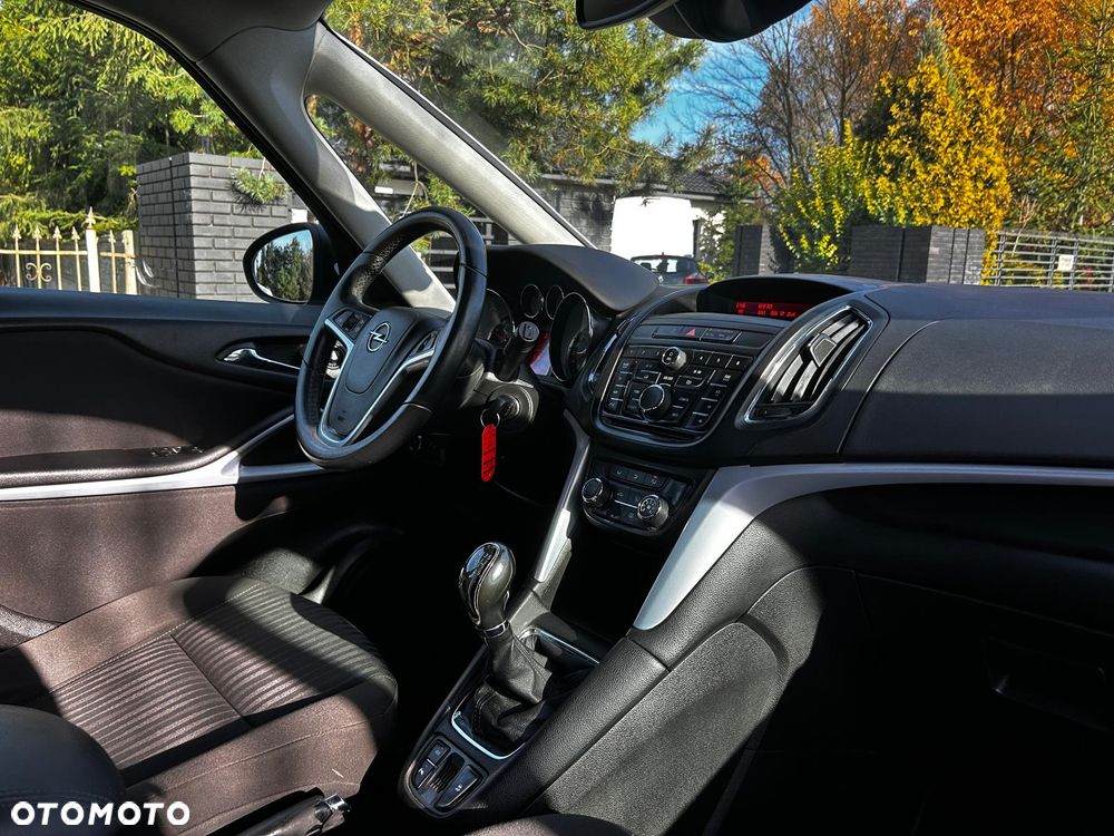 Opel Zafira - 34