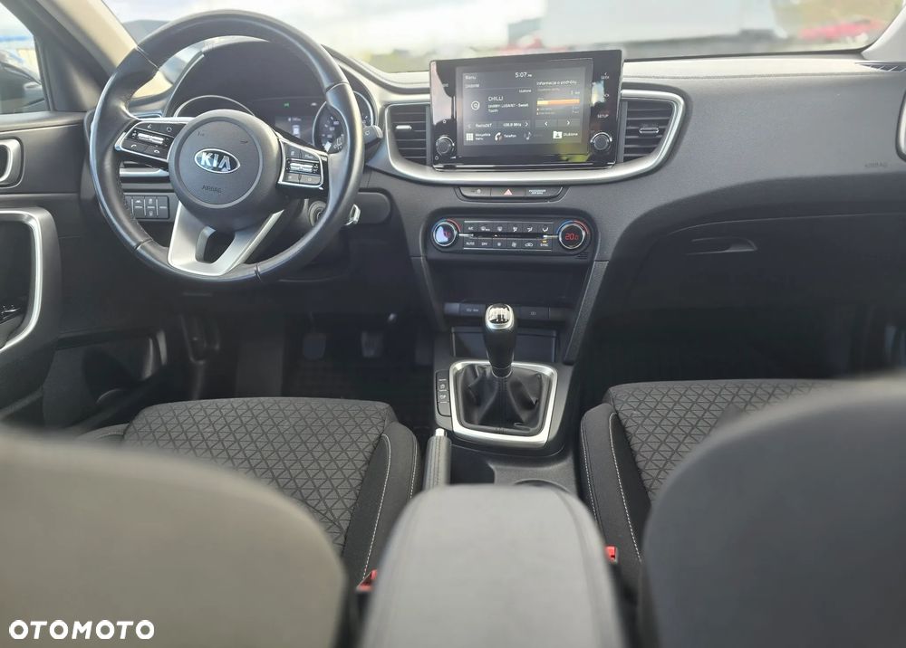 Kia Ceed - 7