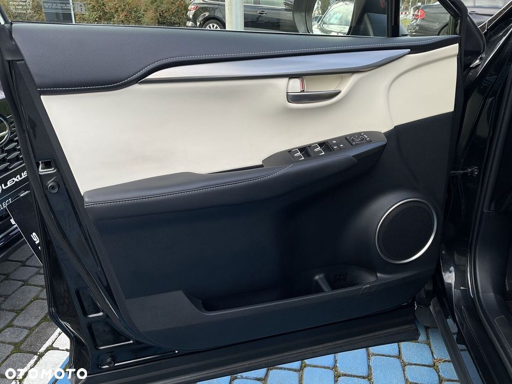 Lexus NX 300 F Impression AWD - 18
