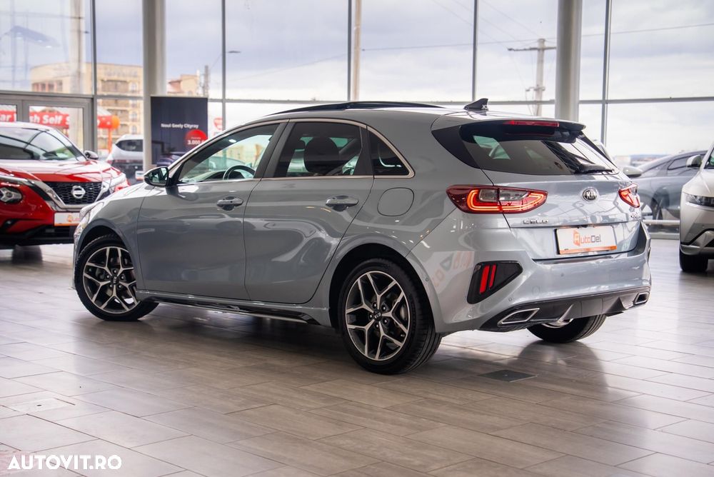 Kia Ceed - 10