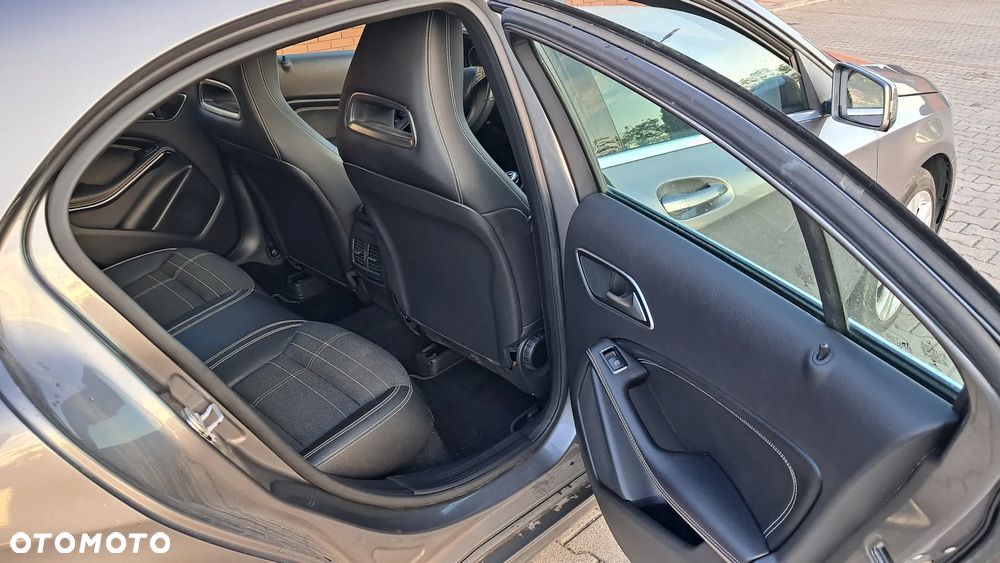 Mercedes-Benz Klasa A 200 (BlueEFFICIENCY) - 25