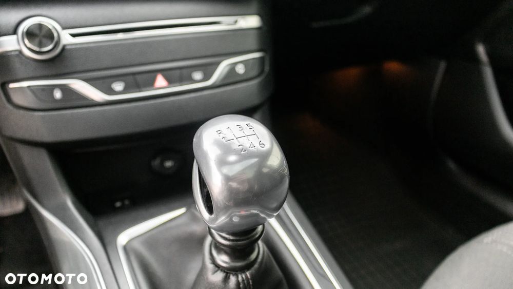 Peugeot 308 SW 1.6 BlueHDi Business Line S&S - 19