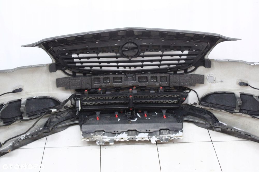 OPEL INSIGNIA A LIFT 13R- ZDERZAK PRZÓD PRZEDNI Z10E - 13