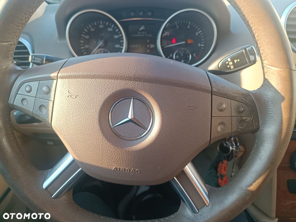 Mercedes-Benz ML 350 4-Matic - 14
