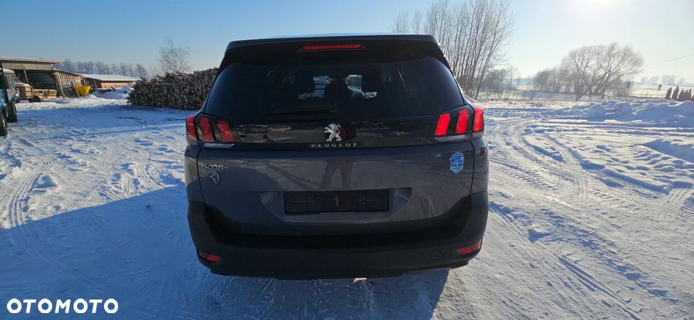 Peugeot 5008 - 8
