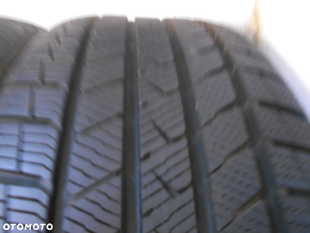 OPONY 245/40R20 VREDESTEIN QUATRAC PRO DOT 1725 / 0923 7.4MM - 4