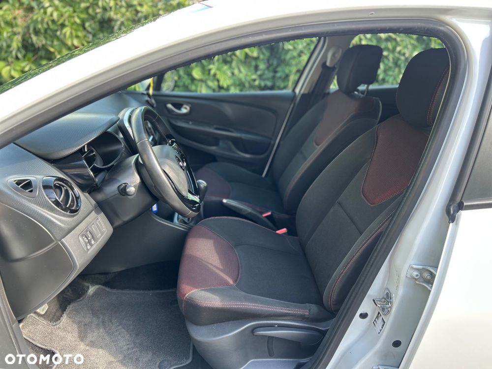 Renault Clio 1.2 16V Intens - 24