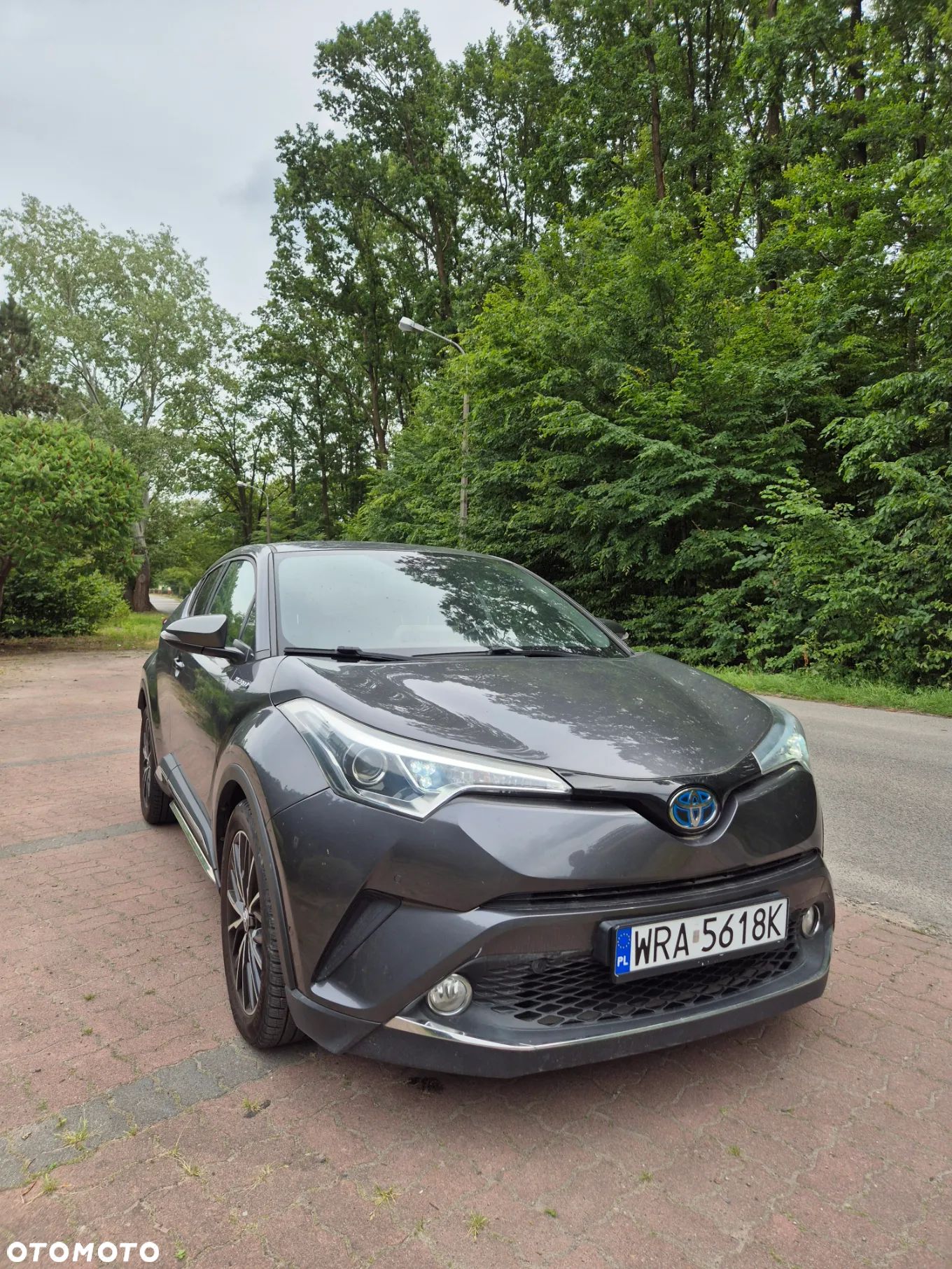 Toyota C-HR 1.8 Hybrid Neon Lime powered by JBL - 1