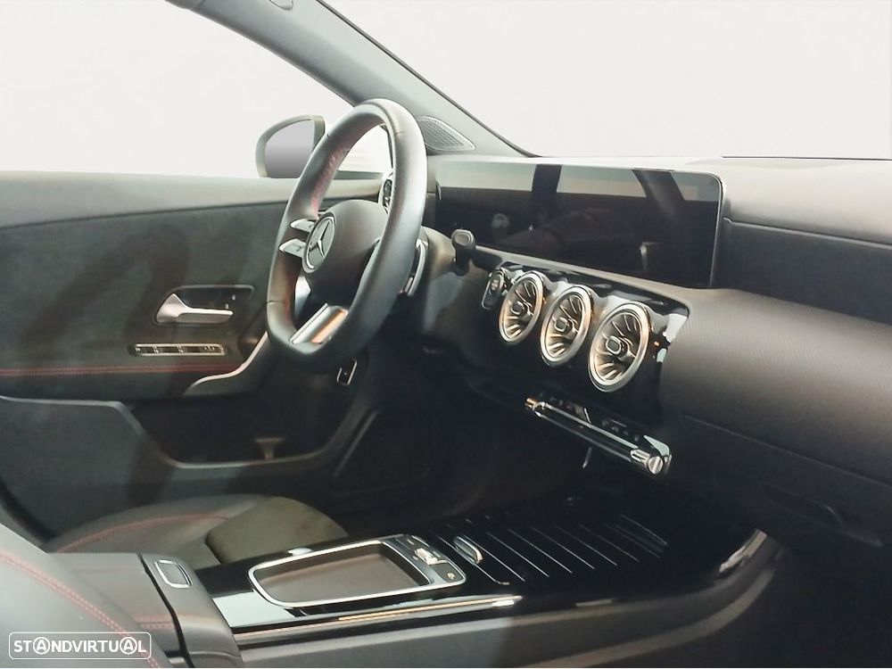 Mercedes-Benz A 250 e - 12