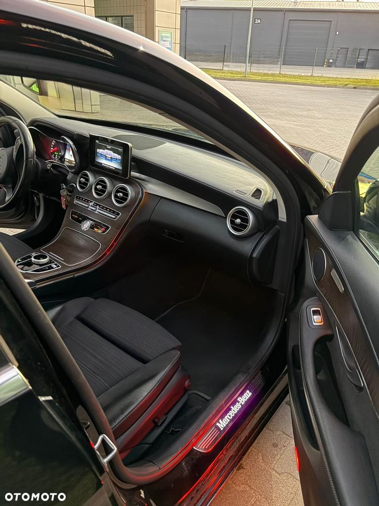 Mercedes-Benz Klasa C 200 4-Matic 9G-TRONIC - 5